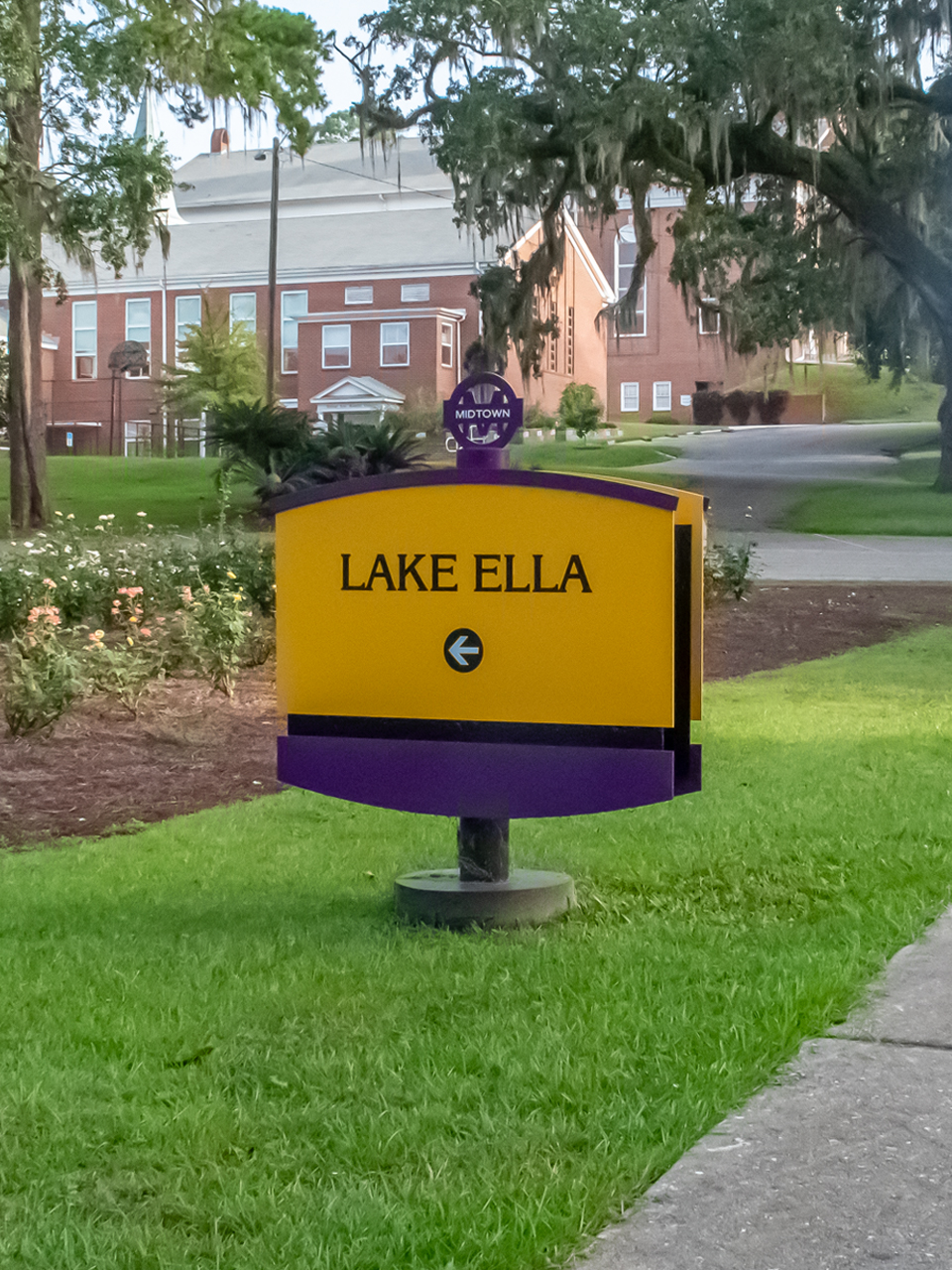 Vehicular Directional signage at Lake Ella