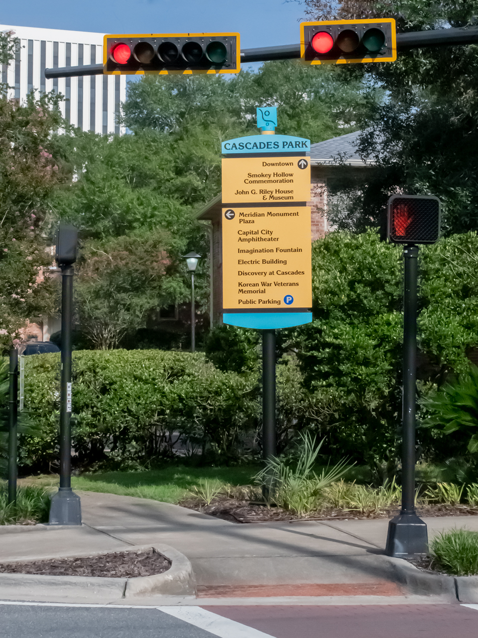 Vehicular Directional Sign at north end of Cascades Park.
